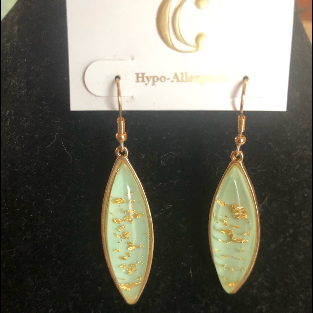 NWT charming Charlie’s earrings